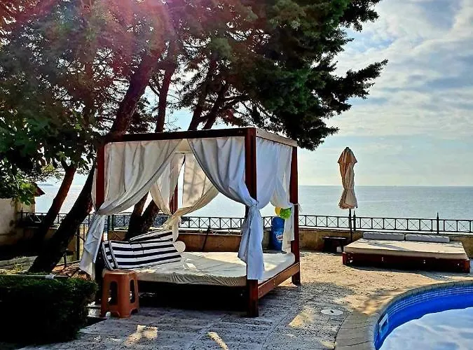 호텔 피터 라브다