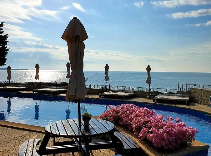 호텔 피터 라브다